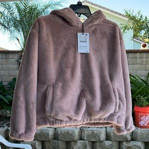 Zara Girls Faux Fur pullover hoodie with pockets -NWT